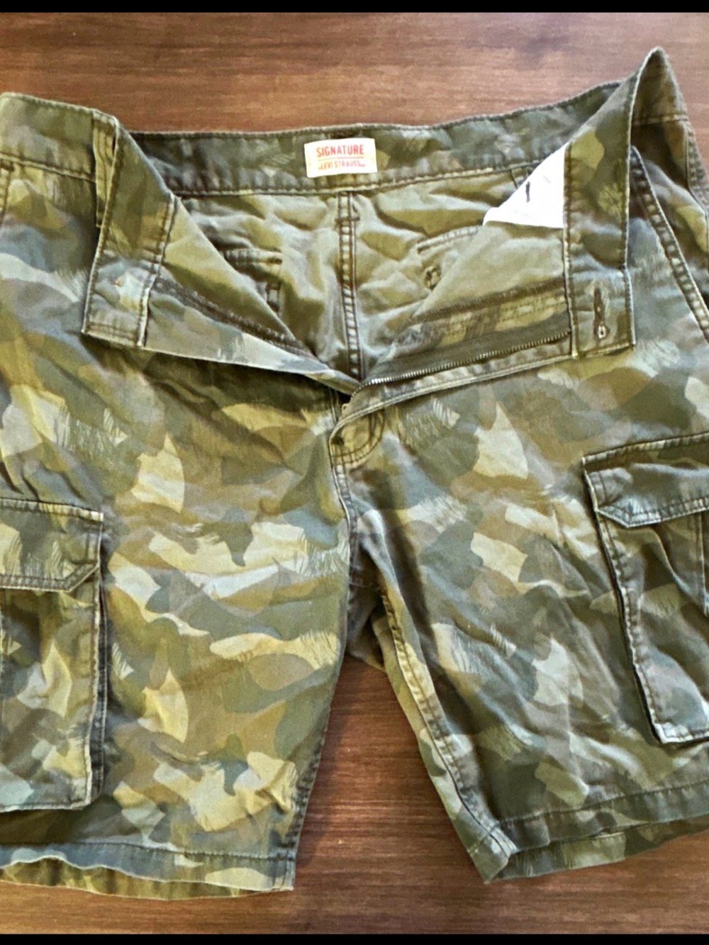 Signature by Levi Strauss men’s size 36w cargo shorts